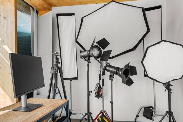 Octabox, stripbox et projecteurs sur pieds